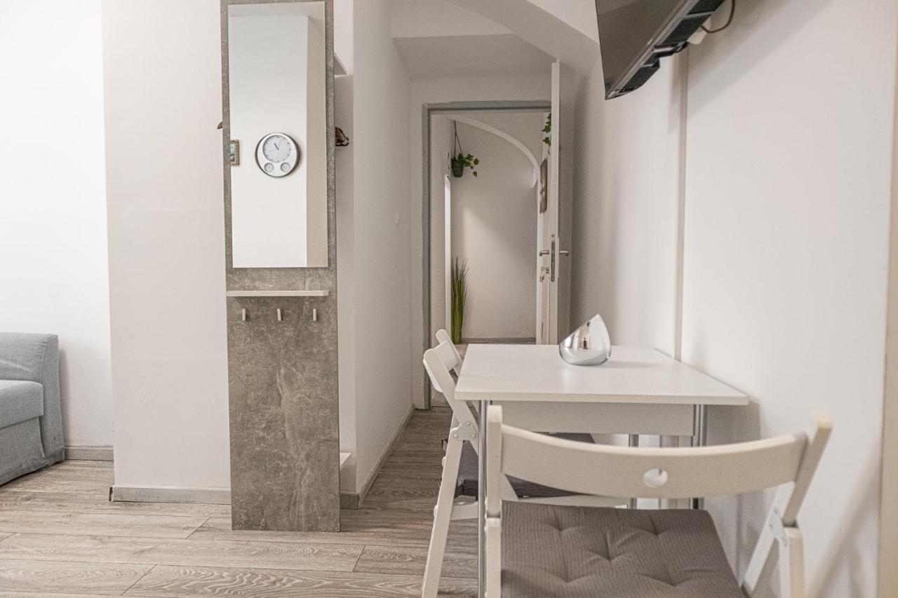 Pleasing Room Hauptbahnhof With Best Location Wien Exterior foto